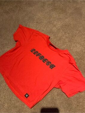 22Fresh athletic brand Red Graphic Cropped Tee